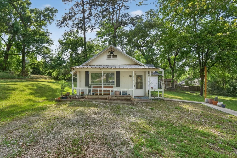 Unit for sale at 15185 Travis Lane, Willis, TX 77378