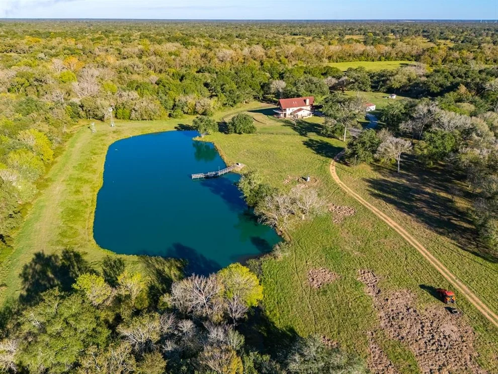 Unit for sale at 1220 County Road 131b, Hallettsville, TX 77964