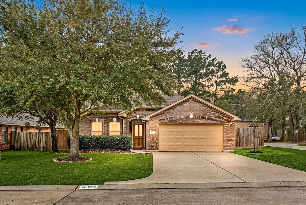 Unit for sale at 922 Fife Drive, Conroe, TX 77301