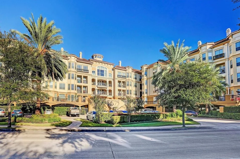 Unit for sale at 7575 Kirby Drive, Houston, TX 77030
