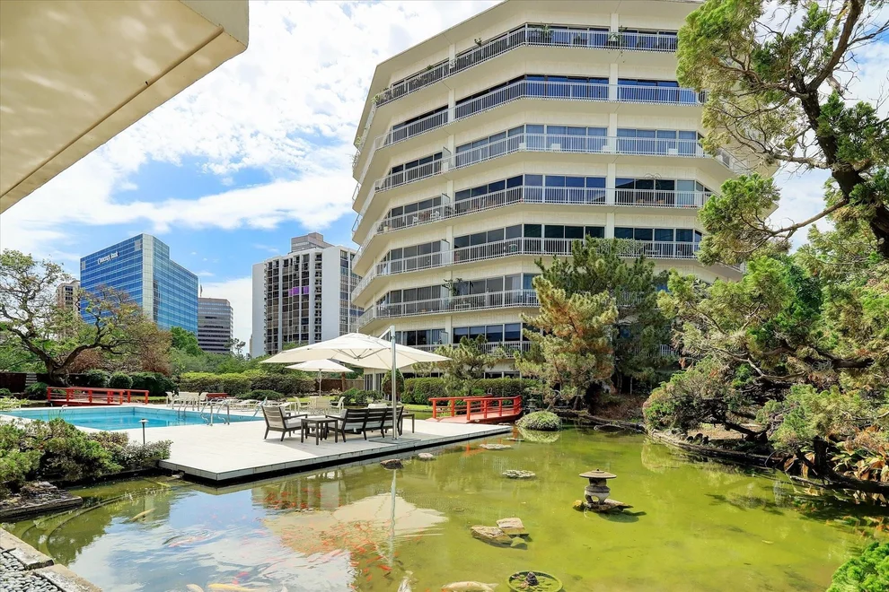 Unit for sale at 5050 Woodway Drive, Houston, TX 77056