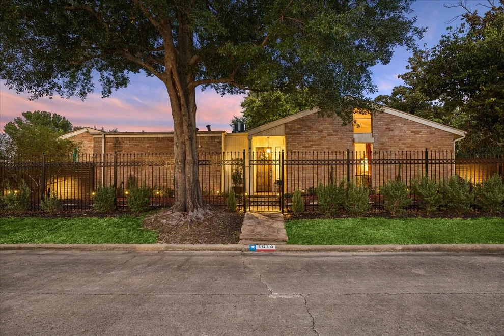 Unit for sale at 1016 Fleetwood Place Drive, Houston, TX 77079
