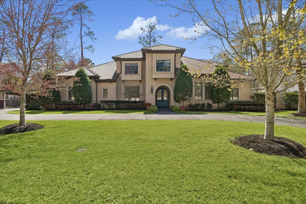 Unit for sale at 8 Greyton Lane, Houston, TX 77024