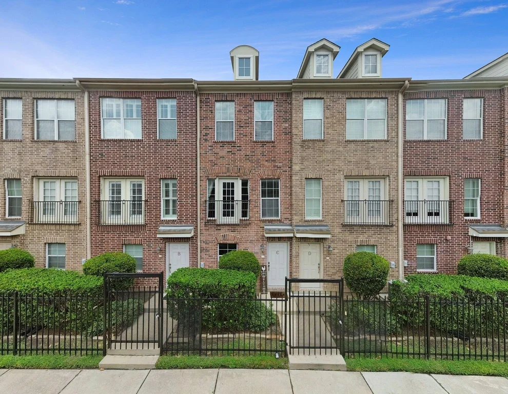 Unit for sale at 1913 Gillette Street, Houston, TX 77006