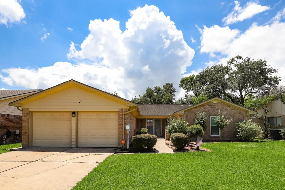 Unit for sale at 818 Seafoam Road, Houston, TX 77062