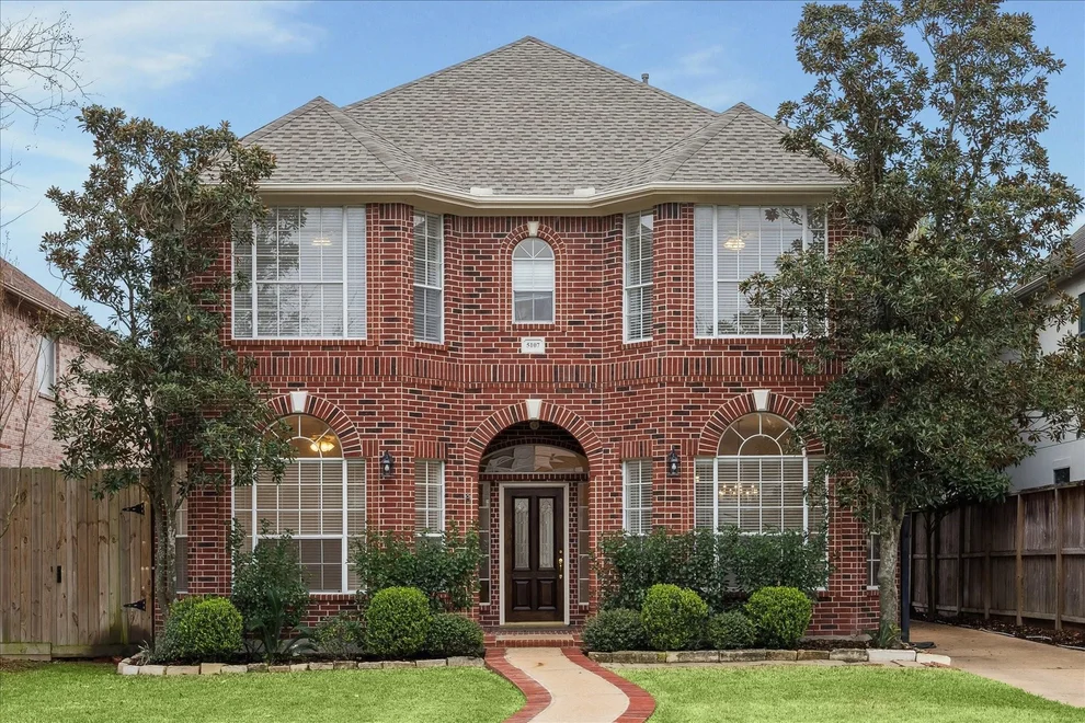 Unit for sale at 5107 Locust Street, Bellaire, TX 77401