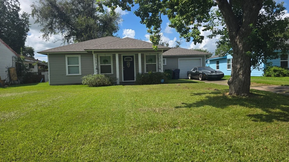 Unit for sale at 1208 Chevy Chase Drive, Angleton, TX 77515