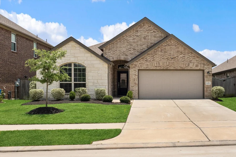 Unit for sale at 11251 Stirton Drive, Tomball, TX 77375
