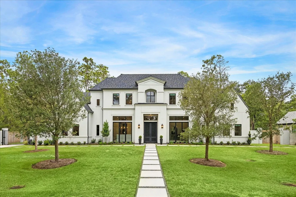 Unit for sale at 26 Valley Forge Drive, Bunker Hill Village, TX 77024