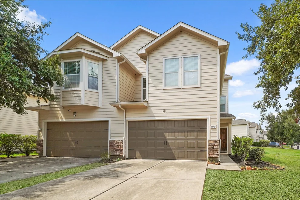 Unit for sale at 5010 Dartmoor Ridge Trail, Houston, TX 77066