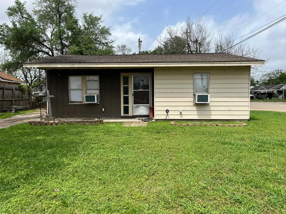 Unit for sale at 1300 Tupelo Avenue, Pasadena, TX 77506