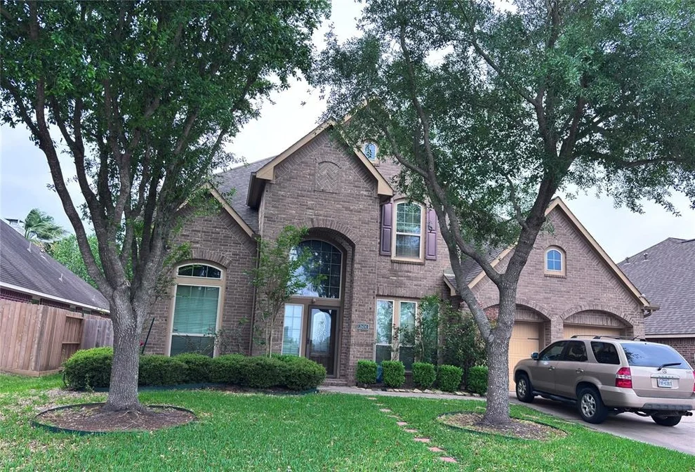 Unit for sale at 2604 Sweet Wind Drive, Pearland, TX 77584