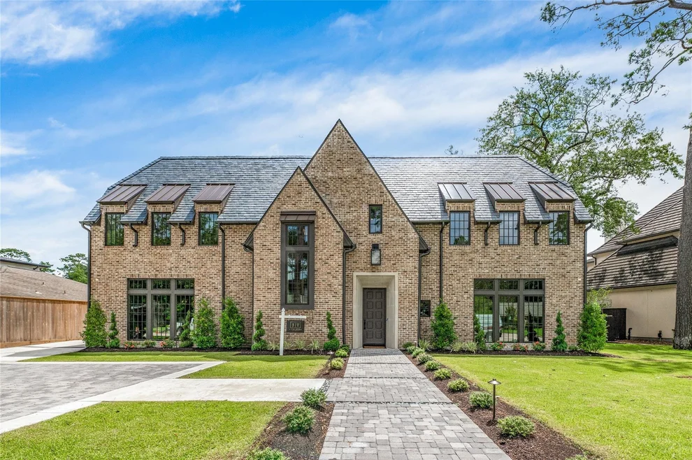 Unit for sale at 606 Pinehaven Drive, Houston, TX 77024
