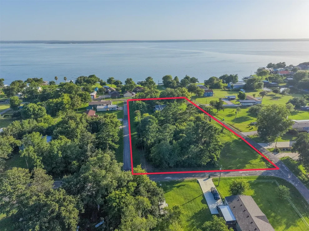 Unit for sale at 231 Boat Dock Street, Livingston, TX 77351