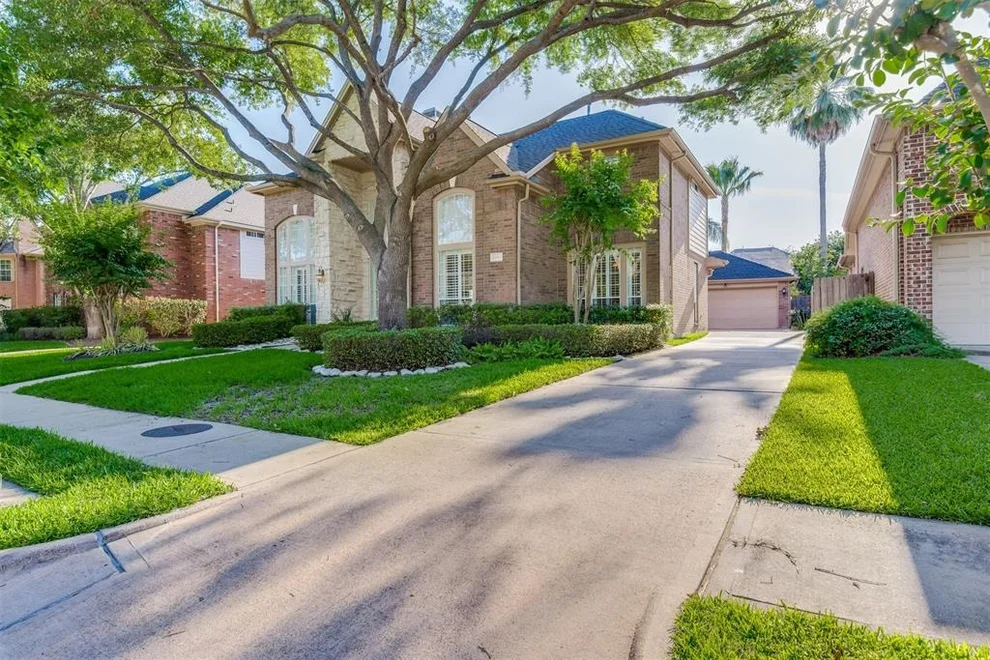 Unit for sale at 13515 N Tracewood Bend, Houston, TX 77077