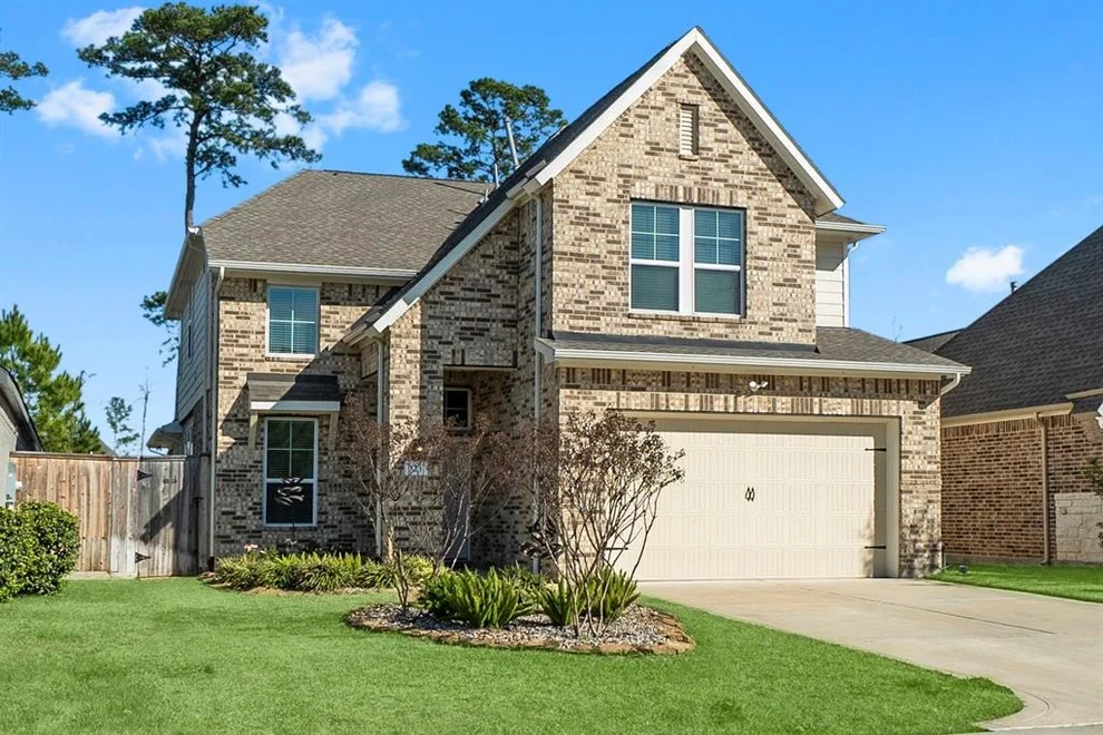Unit for sale at 123 Dove Springs Court, Conroe, TX 77304