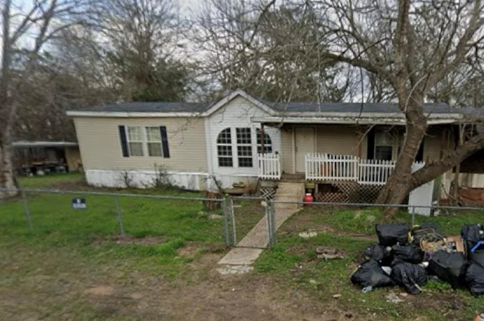 Unit for sale at 3227 Inman Drive, Chandler, TX 75758