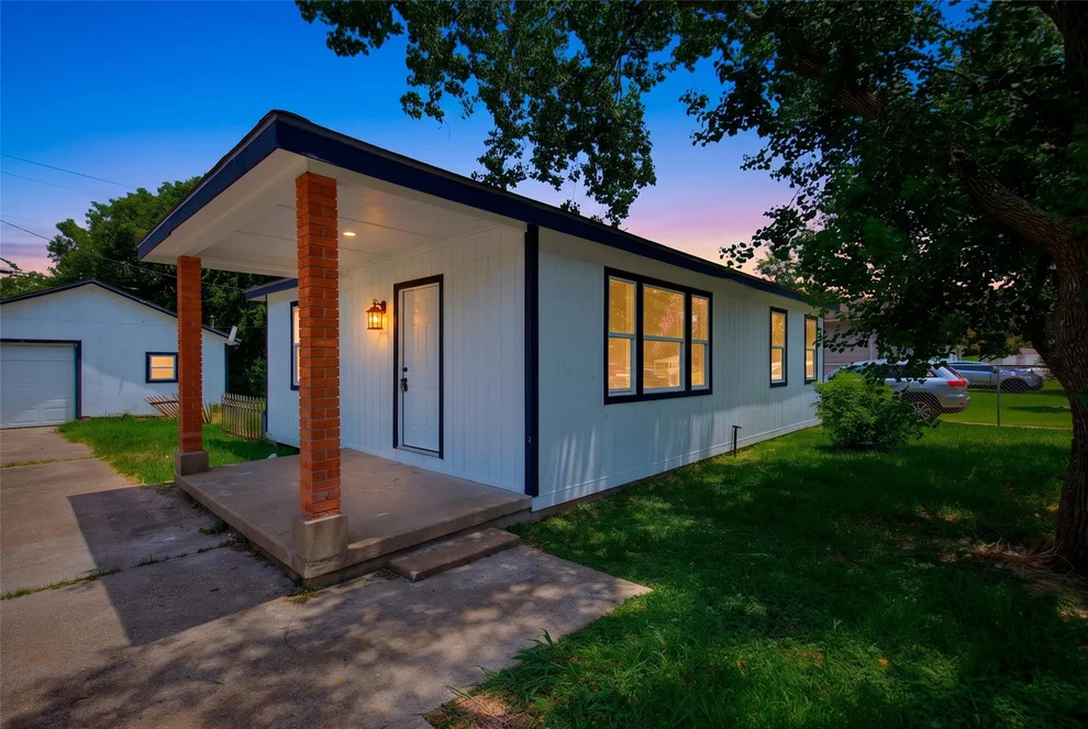 Unit for sale at 1004 11th Street N, Texas City, TX 77590