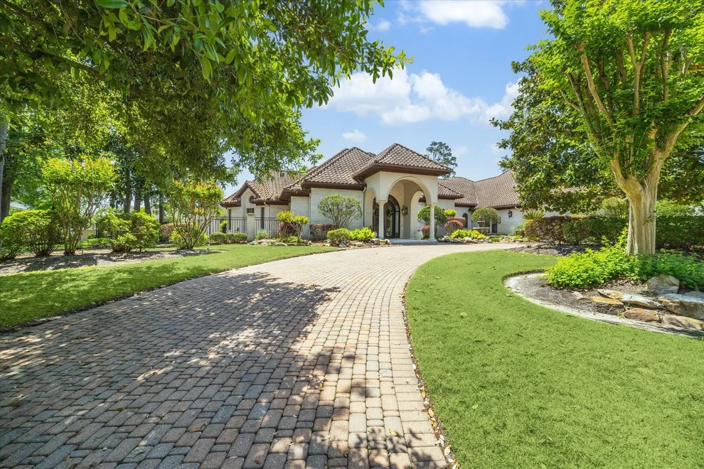Unit for sale at 25 Kings Lake Estates Boulevard, Humble, TX 77346