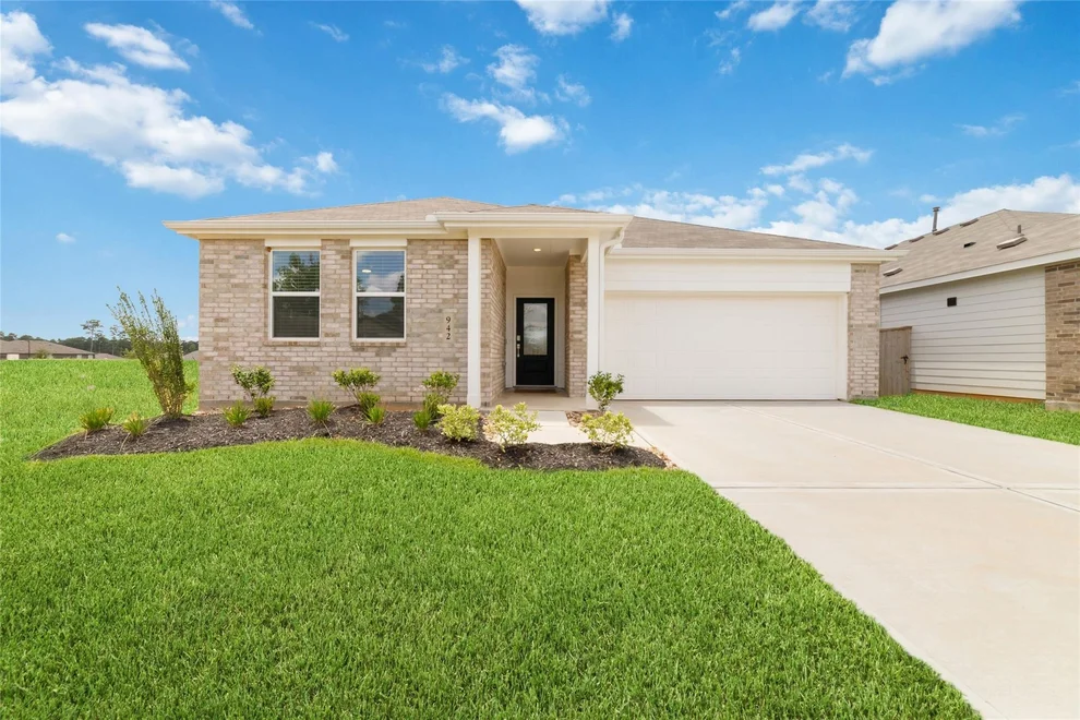 Unit for sale at 942 Garden Path Drive, Willis, TX 77378