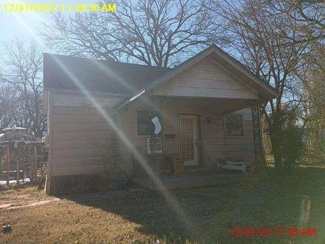Unit for sale at 514 E 5th Street, Bonham, TX 75418