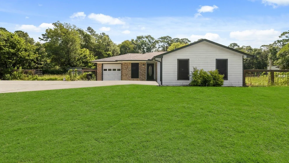 Unit for sale at 13810 S Goodyear Road, Old River-Winfree, TX 77535