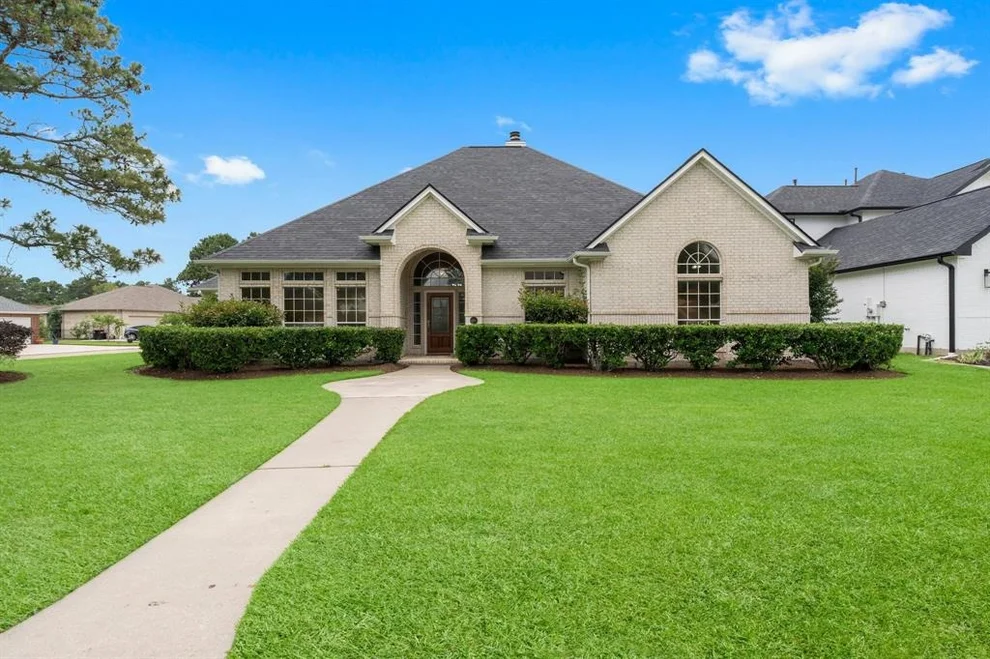 Unit for sale at 99 Bent Tree Lane, Montgomery, TX 77356
