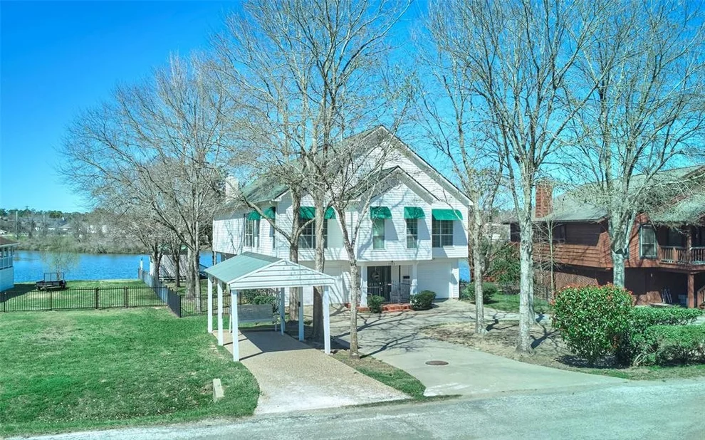 Unit for sale at 1103 N Hunting Tower Run, Conroe, TX 77316