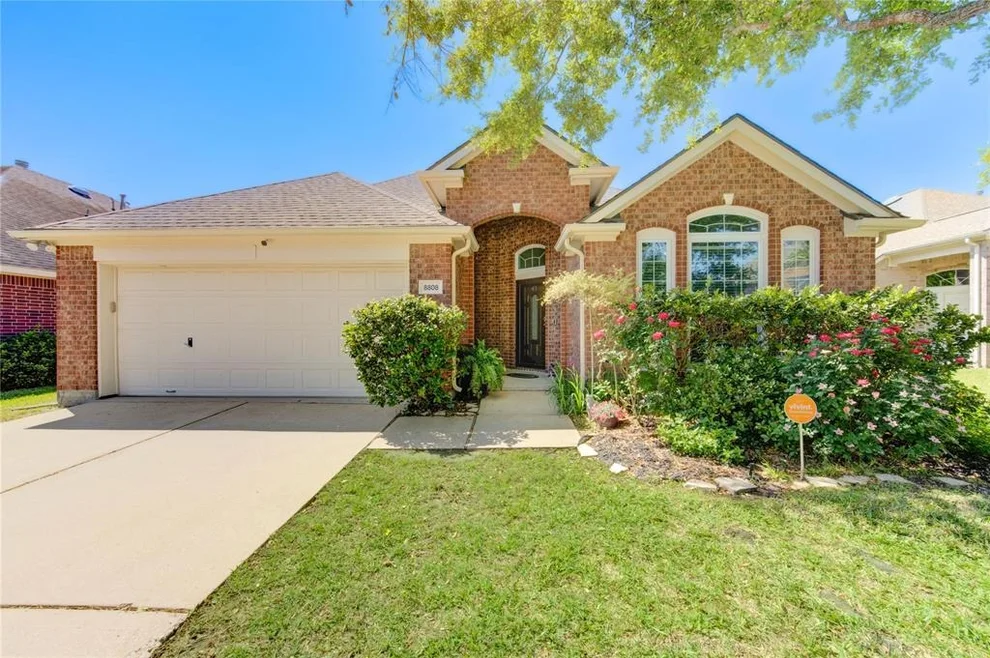 Unit for sale at 8808 Sun Haven Lane, Pearland, TX 77584