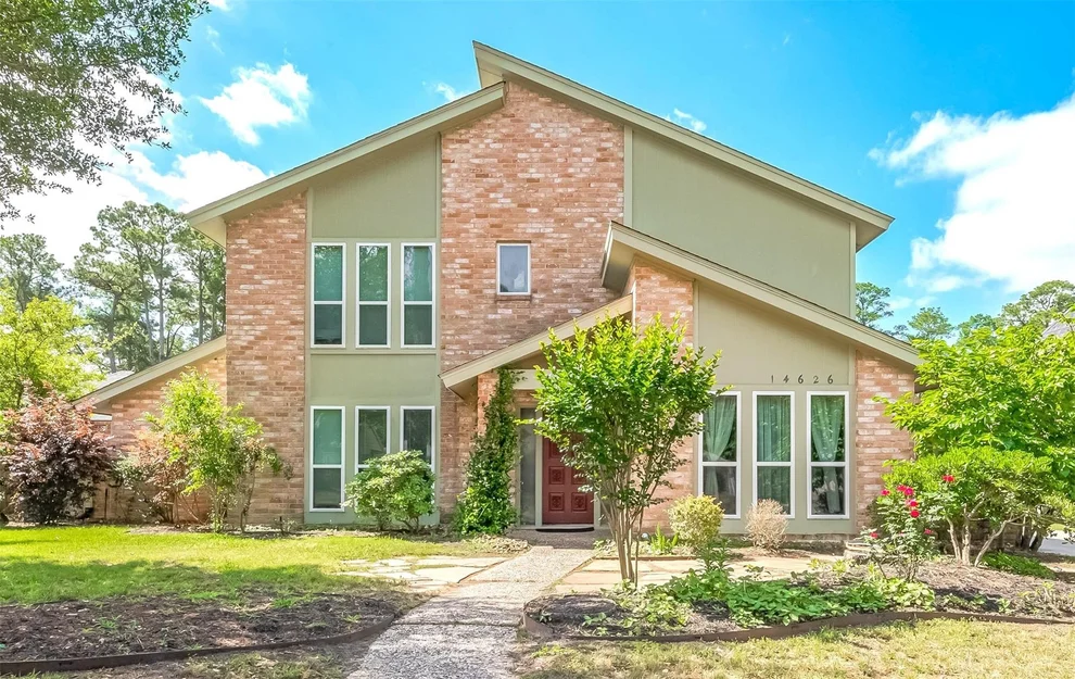 Unit for sale at 14626 Ravenhurst Lane, Houston, TX 77070