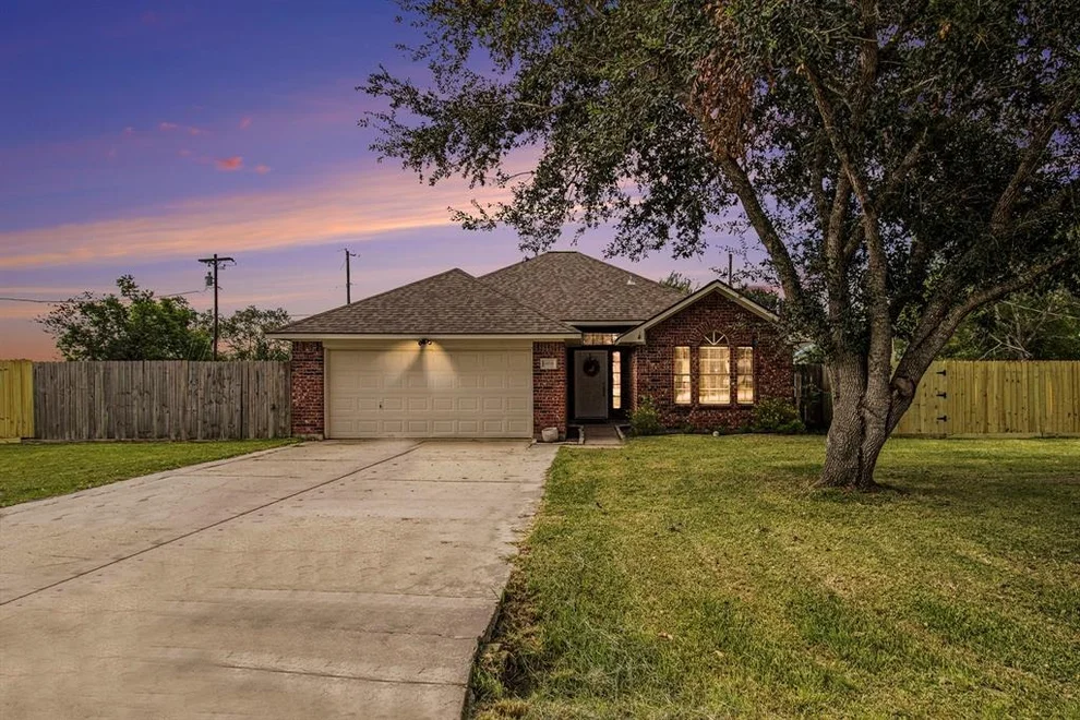 Unit for sale at 19198 Stoneforest Road, Alvin, TX 77511
