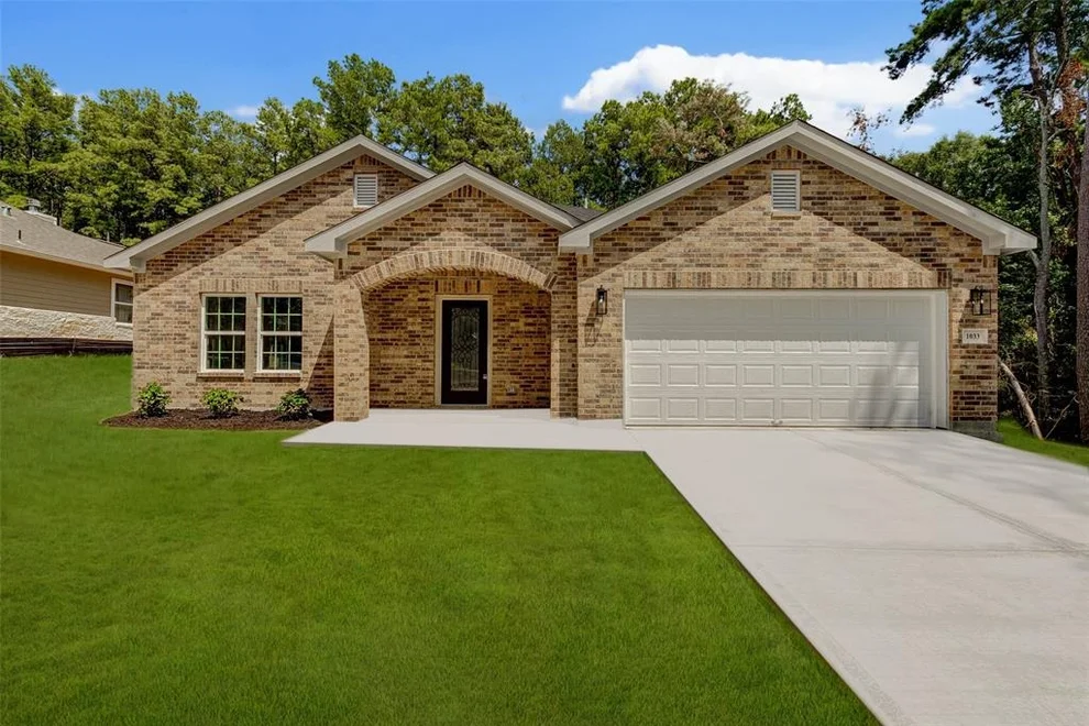 Unit for sale at 1037 Broadmoor Drive, Huntsville, TX 77340