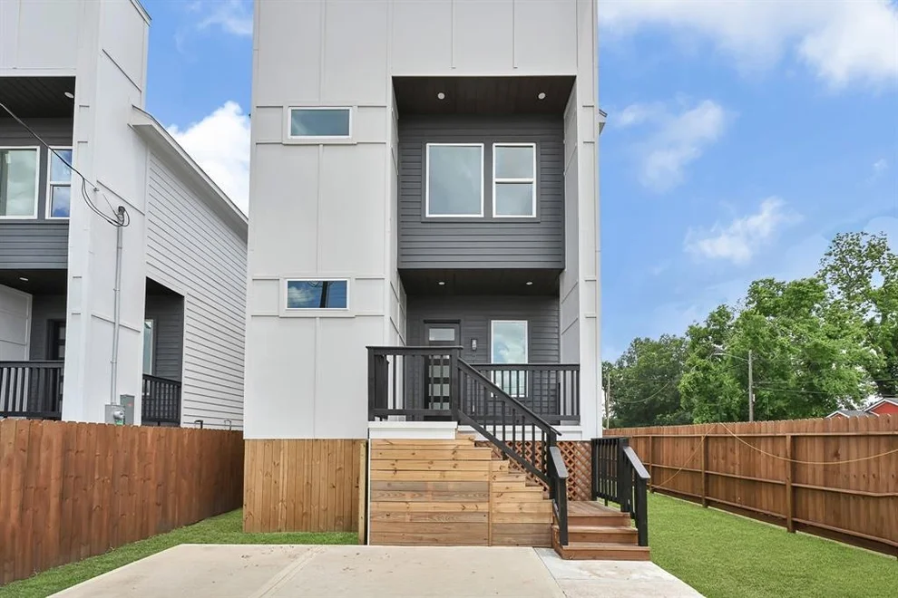 Unit for sale at 2104 Bringhurst Street, Houston, TX 77026