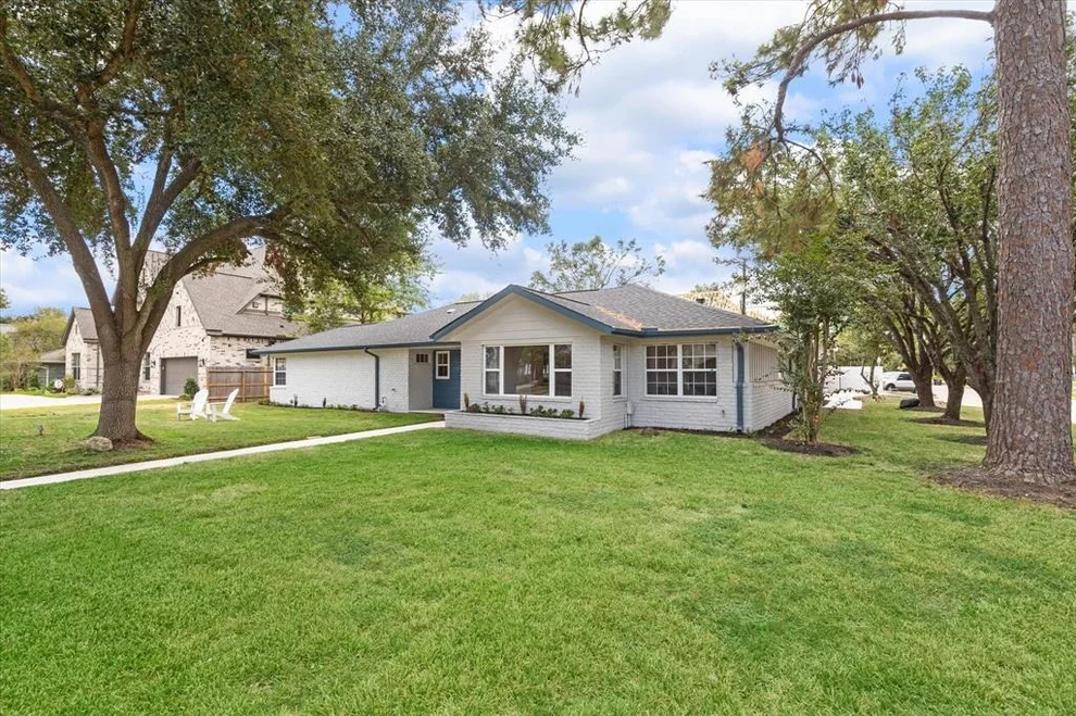 Unit for sale at 8721 Westview Drive, Spring Valley Village, TX 77055