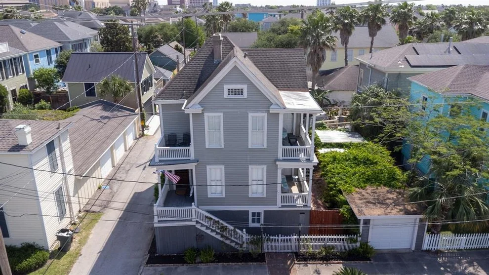 Unit for sale at 514 16th Street, Galveston, TX 77550