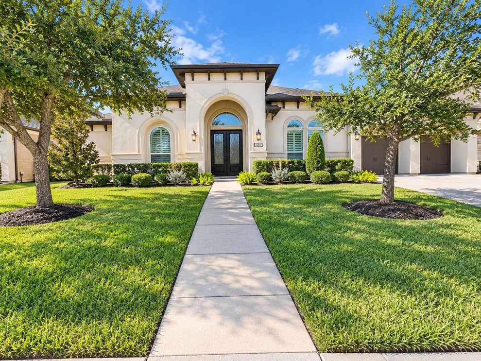 Unit for sale at 3414 Magnolia Shores Lane, Pearland, TX 77584