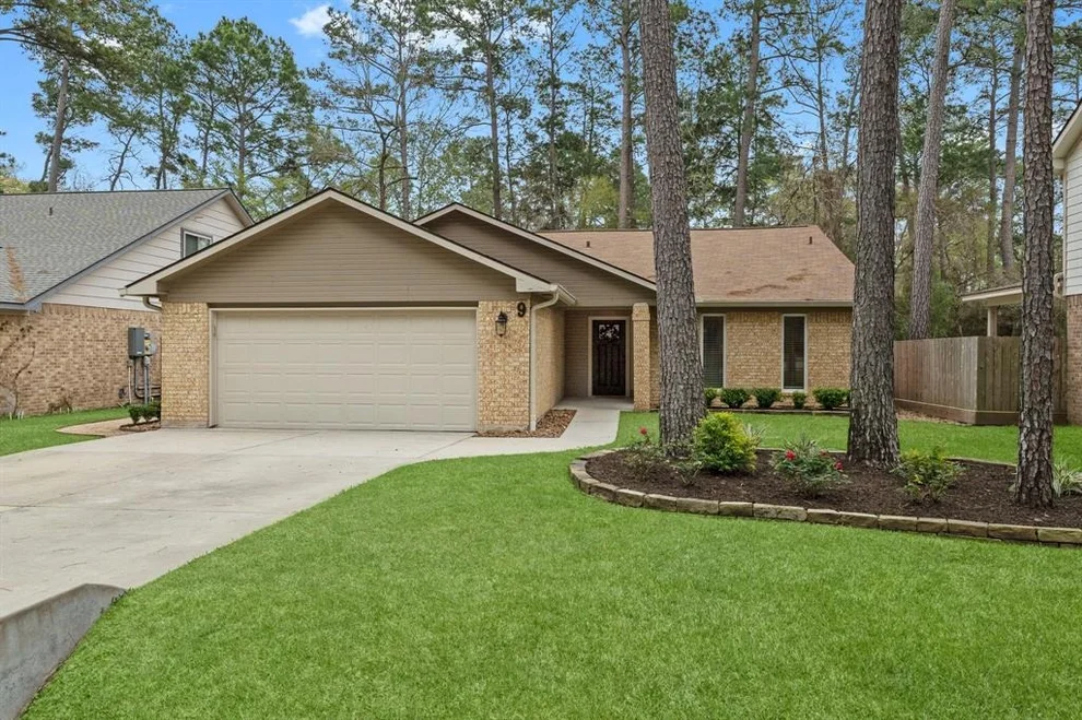 Unit for sale at 9 Pinewood Forest Court, The Woodlands, TX 77381