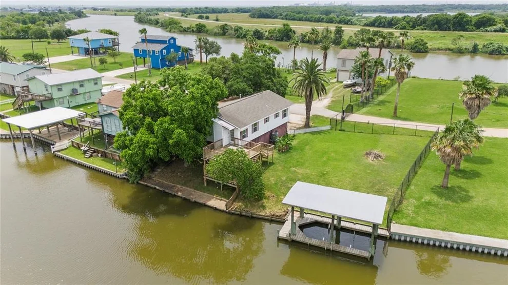 Unit for sale at 450 Creek Drive, Freeport, TX 77541