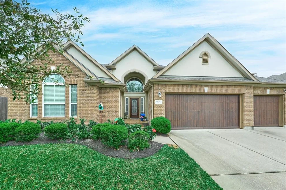 Unit for sale at 17606 Kathywood Drive, Tomball, TX 77377