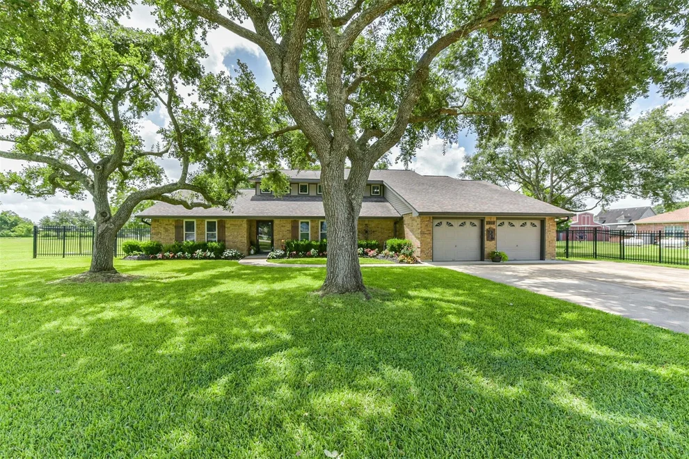 Unit for sale at 1914 Quinn Road, Pearland, TX 77581