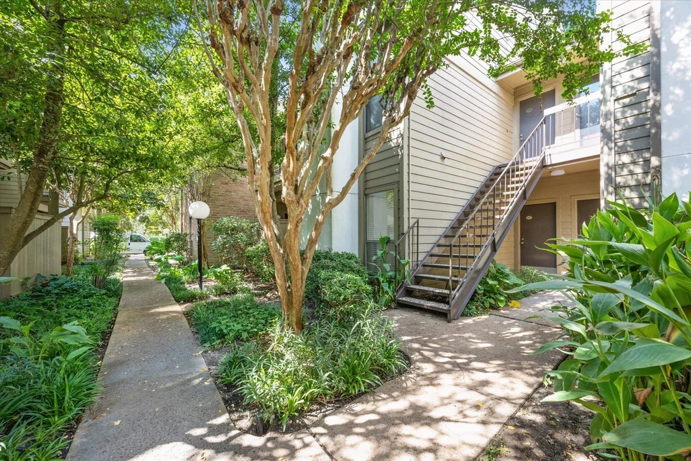 Unit for sale at 10053 Westpark Dr, Houston, TX 77042