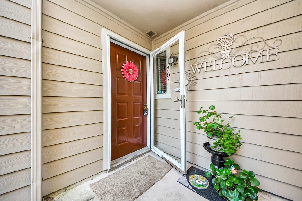 Unit for sale at 14911 Wunderlich Drive, Houston, TX 77069