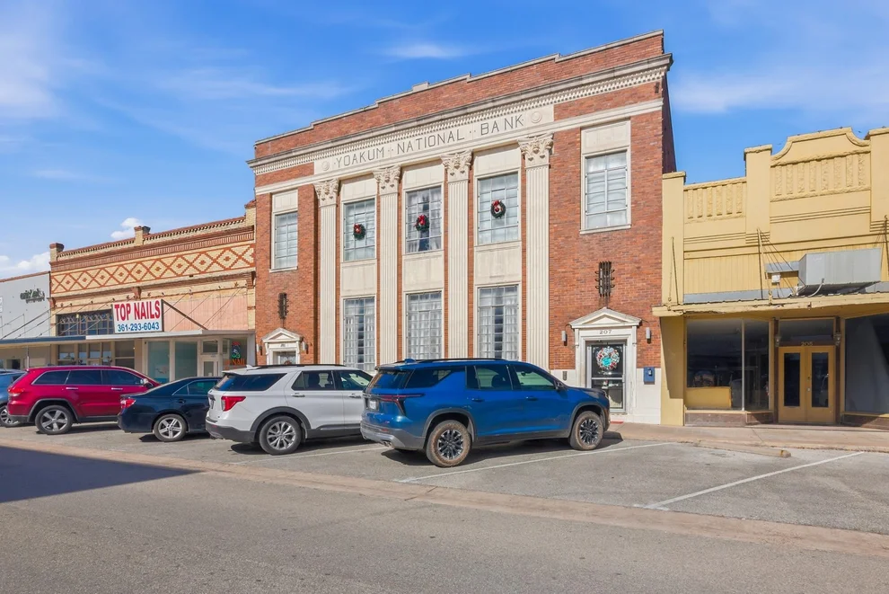 Unit for sale at 207 W Grand Avenue, Yoakum, TX 77995