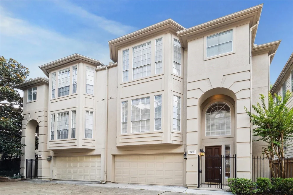 Unit for sale at 909 Reinicke Street, Houston, TX 77007