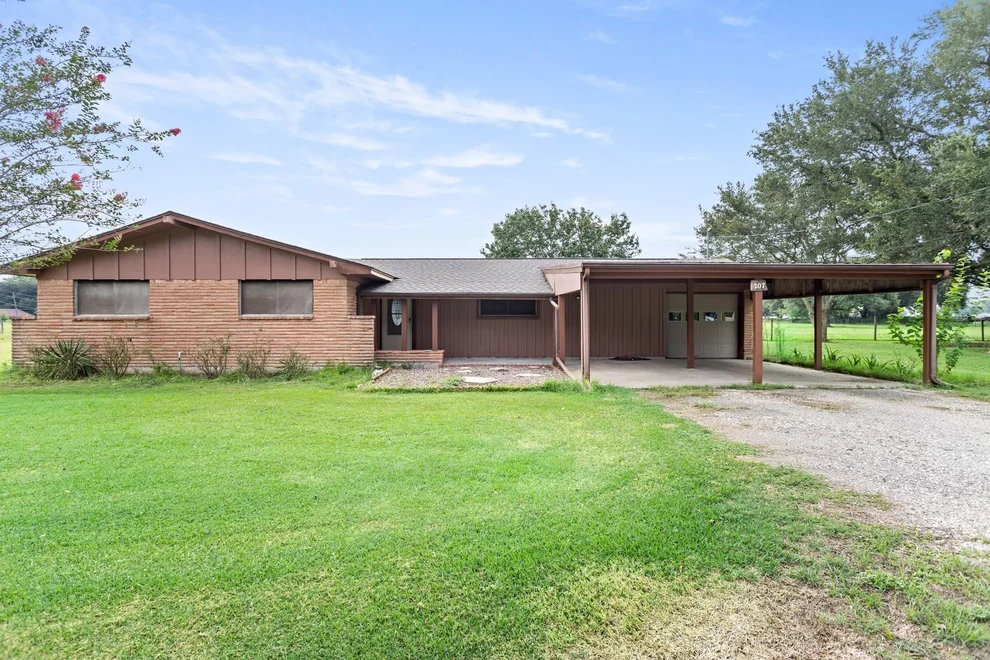 Unit for sale at 207 N Carter Road, Winnie, TX 77665