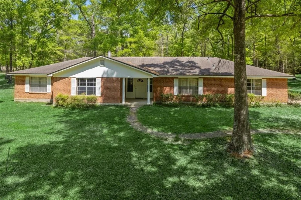 Unit for sale at 10267 Pineridge Drive, Conroe, TX 77303