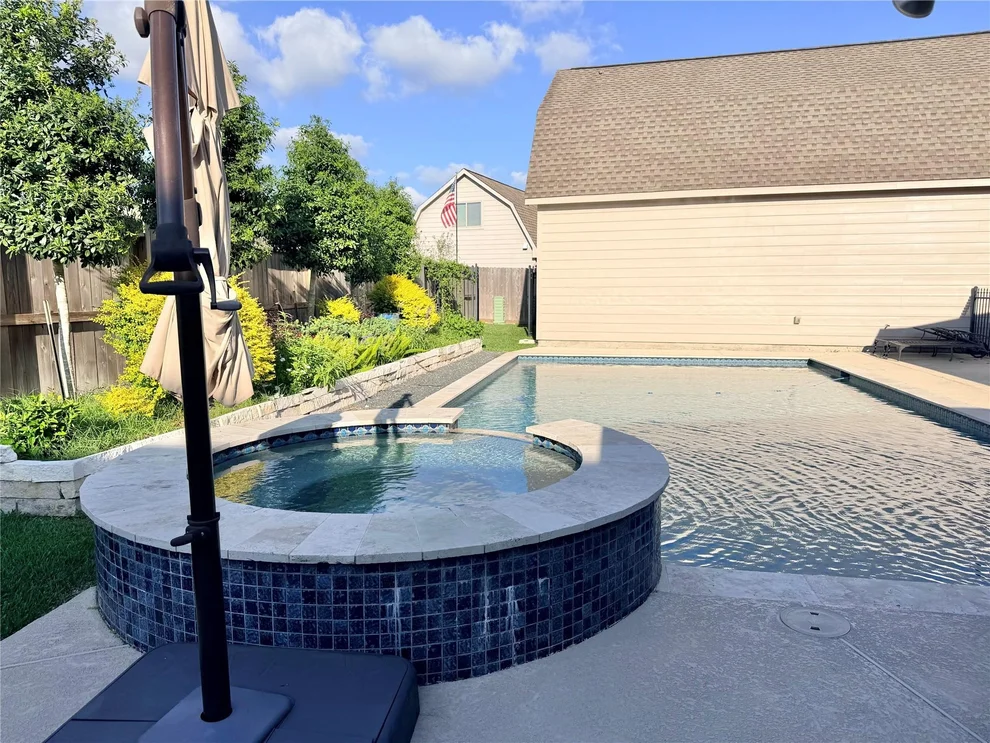 Unit for sale at 2020 Douglas Road, League City, TX 77573