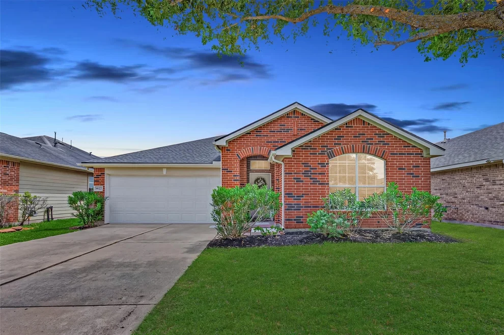 Unit for sale at 8622 Henrico Lane, Rosenberg, TX 77469