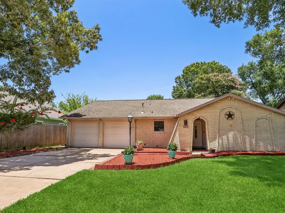 Unit for sale at 5110 Geneva Drive, Friendswood, TX 77546