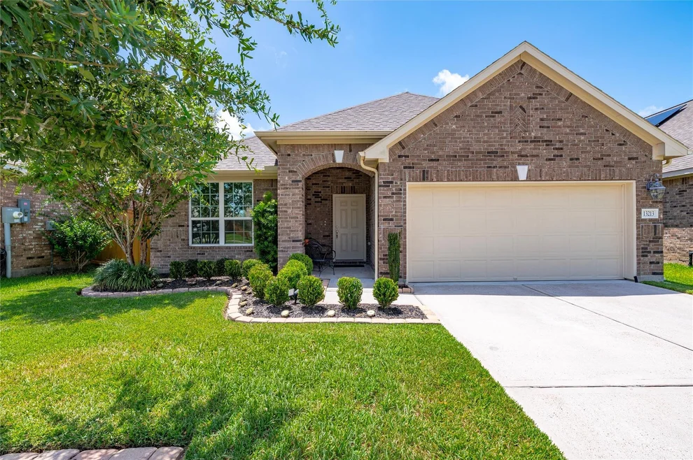 Unit for sale at 13213 Anchor Isle Court, Texas City, TX 77568